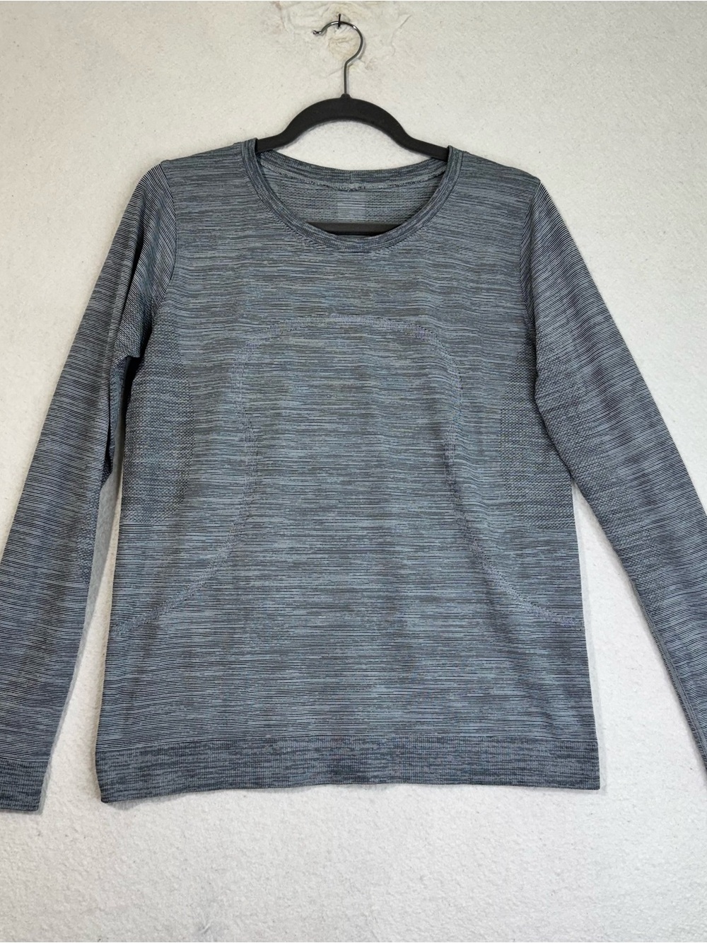 Lululemon Swiftly Tech Seamless Heather Gray Long-Sleeve Athletic Shirt Size 8